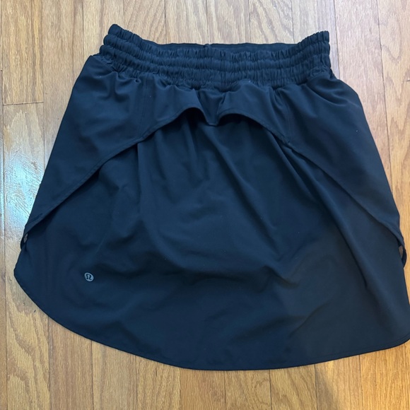 Lululemon Women’s Black Hotty Hot High Rise Skirt Sz.6 - Picture 7 of 11